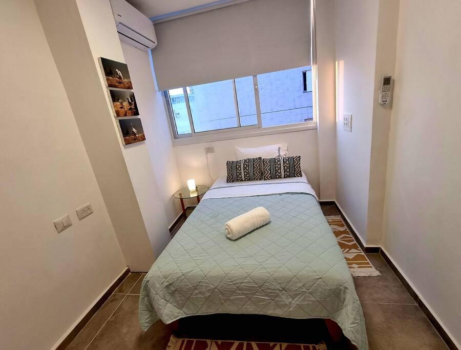 Beautiful 2-Bedroom Sea-View Apartment Netanya Eksteriør billede