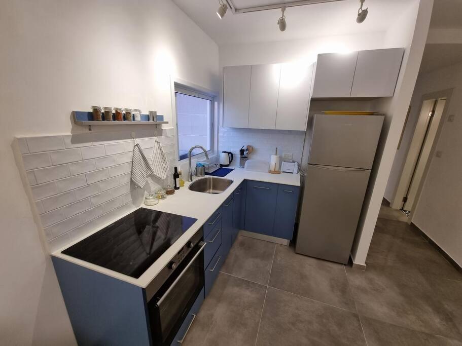 Beautiful 2-Bedroom Sea-View Apartment Netanya Eksteriør billede