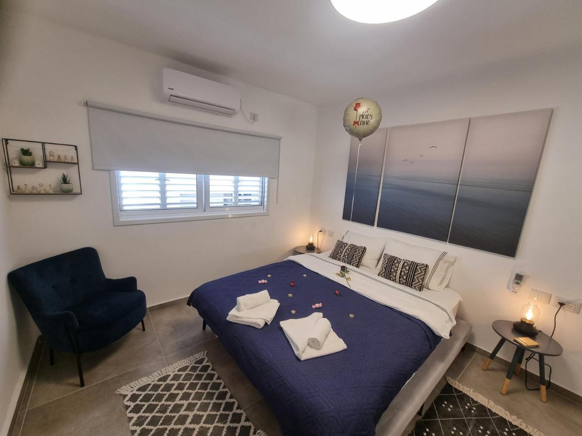 Beautiful 2-Bedroom Sea-View Apartment Netanya Eksteriør billede